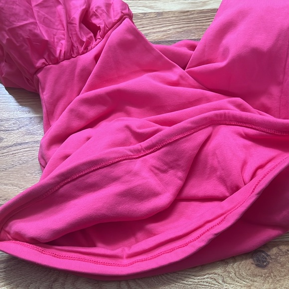 Anthropologie Maeve top in fushia puff sleeves V neck wrap style size M - Picture 12 of 15